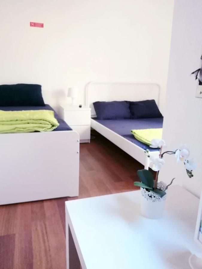 Albergue Theorynomad Al *